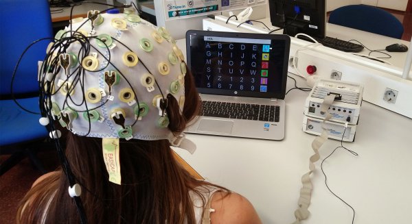 Investigadores de la UMA desarrollan un sistema cerebro-máquina para mejorar la comunicación de pacientes con ELA