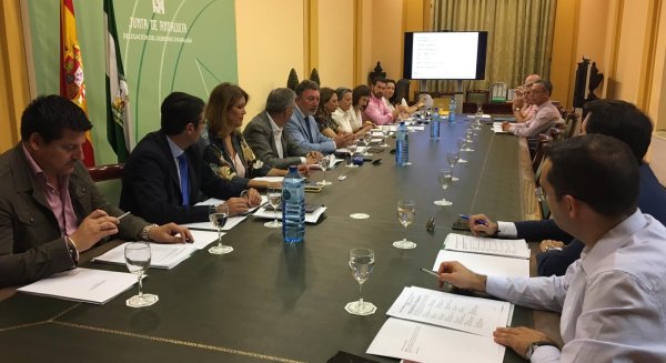 La Junta aprueba cuatro nuevos PGOU en la provincia de Málaga: Macharaviaya, Jimera de Líbar, Júzcar y Torremolinos