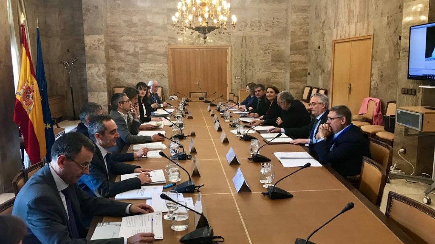 Crespo transmite en el Ministerio para la Transición Ecológica que la reutilización de aguas residuales es una prioridad que se debe garantizar desde la UE