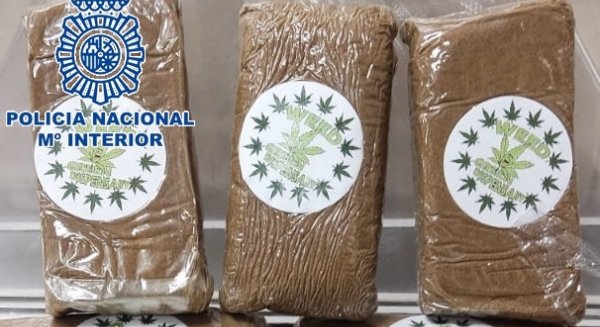La Policía Nacional detiene en Málaga durante dos controles a tres hombres por tráfico de drogas