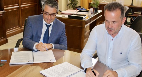 El lunes comienza el periodo de preinscripción para la reserva de plaza en la Piscina Municipal Cubierta de Rincón de la Victoria