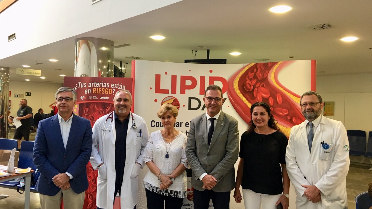 El Hospital Virgen de la Victoria se suma a la campaña de prevención contra el colesterol con actividades destinadas a la concienciación