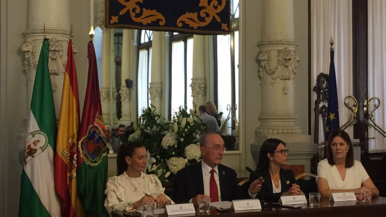 De la Torre anuncia el reparto de áreas entre sus concejales y reserva Derechos Sociales a Francisco Pomares