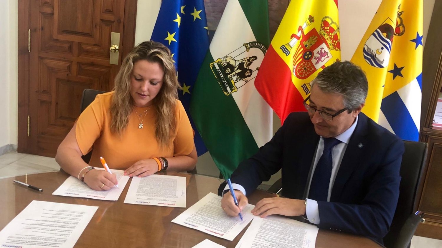 Ciudadanos y PP firman un acuerdo para gobernar en el Ayuntamiento de Rincón de la Victoria