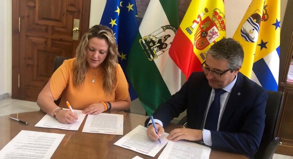 Ciudadanos y PP firman un acuerdo para gobernar en el Ayuntamiento de Rincón de la Victoria