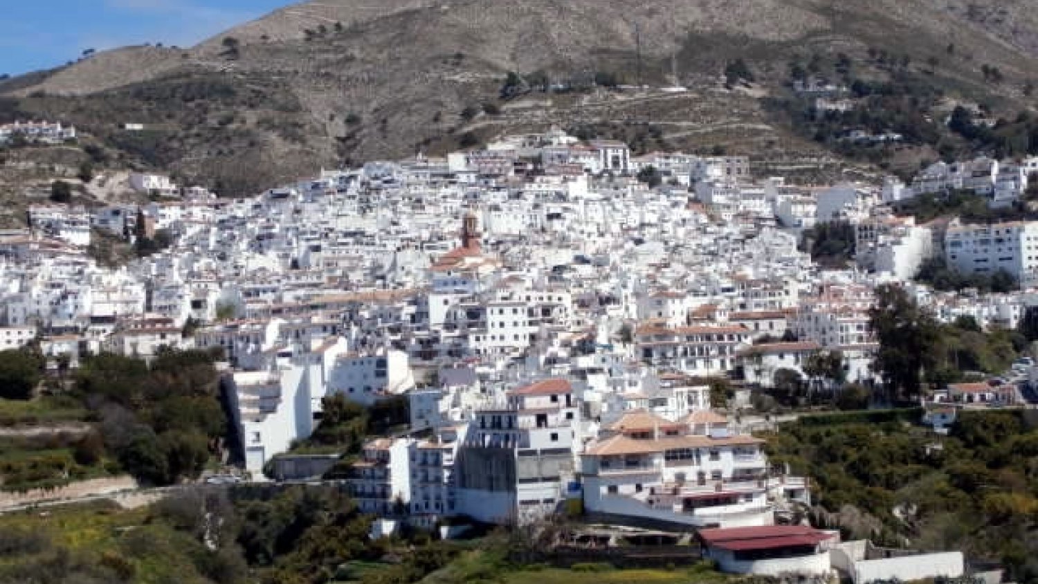 PSOE, Ciudadanos y Por mi Pueblo firman un pacto de gobierno para el Ayuntamiento de Cómpeta