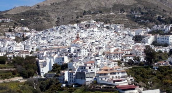 PSOE, Ciudadanos y Por mi Pueblo firman un pacto de gobierno para el Ayuntamiento de Cómpeta