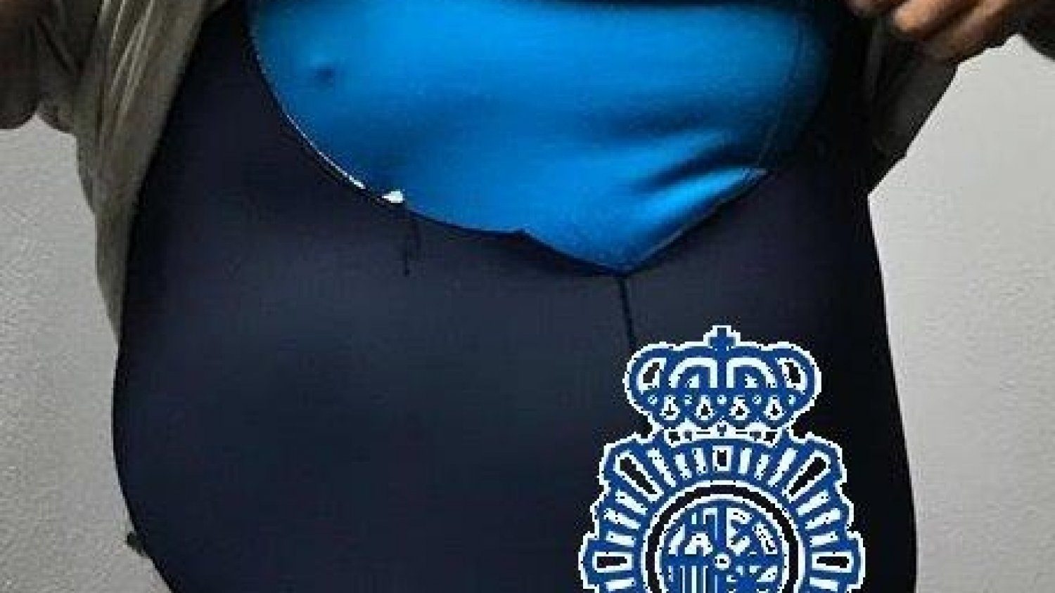 La Policía Nacional detiene a dos hermanos por robar botellas de champagne que ocultaban en un maillot de ciclismo