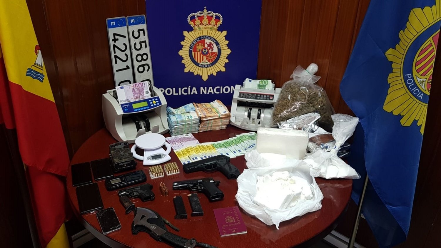 La Policía Nacional desarticula los dos principales grupos que controlaban la venta de cocaína en Estepona y El Puerto de Santa María