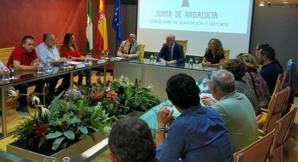 Los monitores escolares trabajarán por primera vez los doce meses del año en los colegios educativos públicos