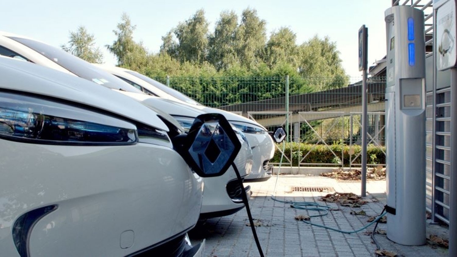 El Ayuntamiento instala 16 puntos de recarga para vehículos eléctricos en toda la red de aparcamientos municipales