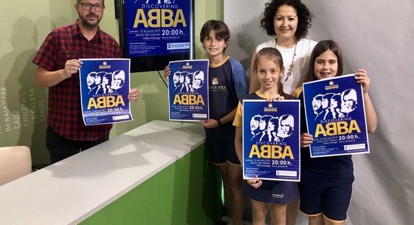 Escolares protagonizarán en Vélez-Málaga un musical bilingüe solidario sobre la historia de ABBA
