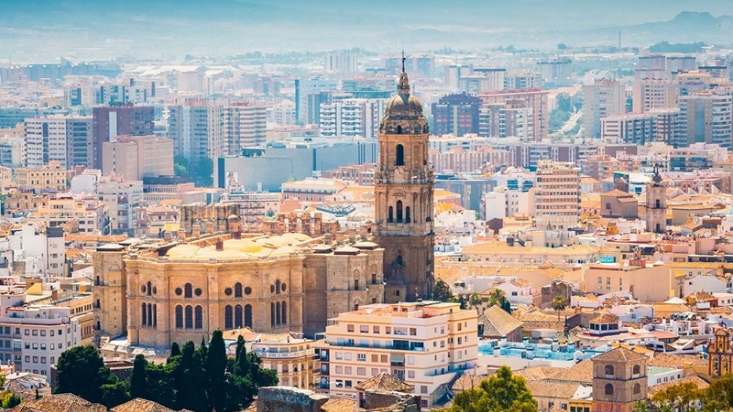 Málaga promociona su oferta turística en el levante español con una treintena de encuentros