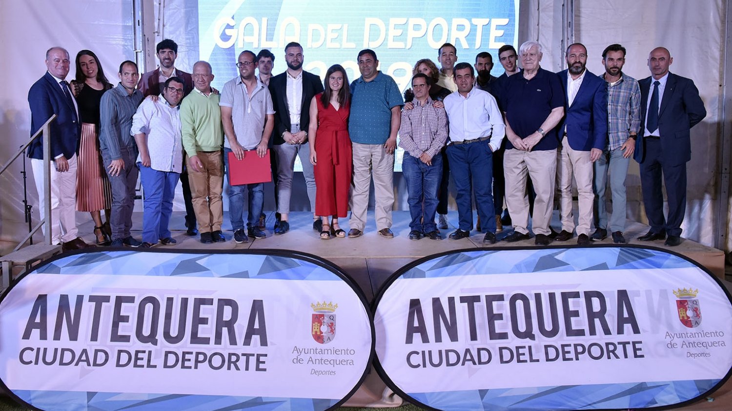 José Antonio Cuenca recibe el premio a mejor deportista del año en la 'Gala del Deporte 2019' de Antequera