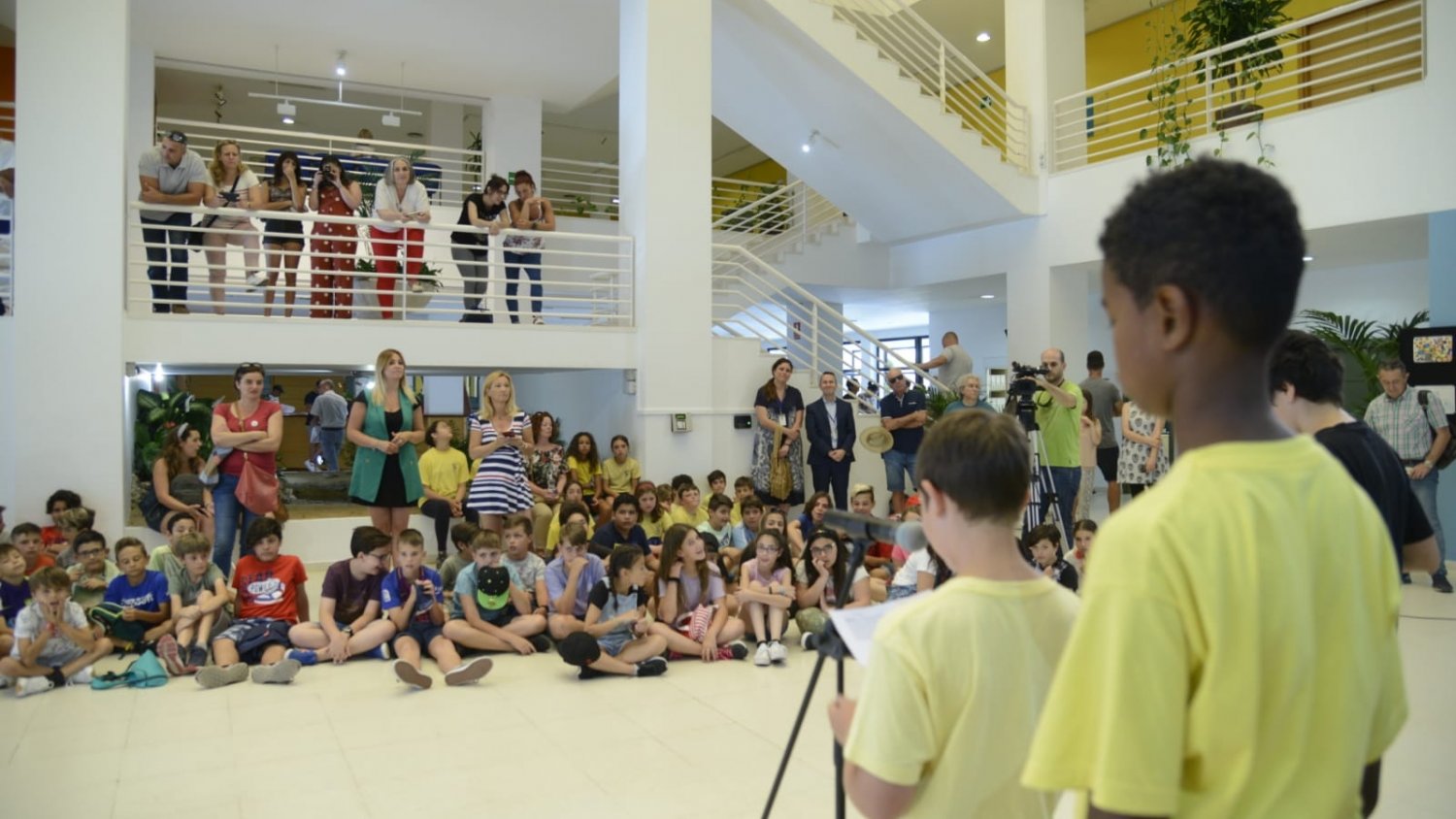 El Ayuntamiento de Torremolinos acoge la exposición 'ColegiArte' con trabajos artísticos del alumnado