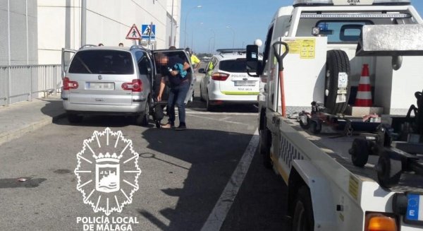 La Policía Local de Málaga localiza y denuncia, en el día de hoy, a cinco taxis ilegales o piratas