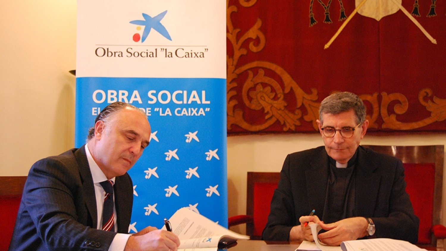 La Fundación Victoria y CaixaBank comenzarán a establecer relaciones comerciales, financieras y de cooperación mutua