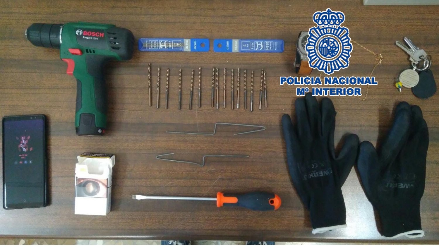 La Policía Nacional detiene a un hombre por cinco robos en domicilios con la técnica del taladro portátil