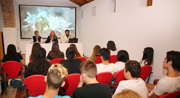 Marbella conmemora el Día Mundial del Medio Ambiente elogiando la labor de los centros educativos que participan en 'apadrinamiento dunar'