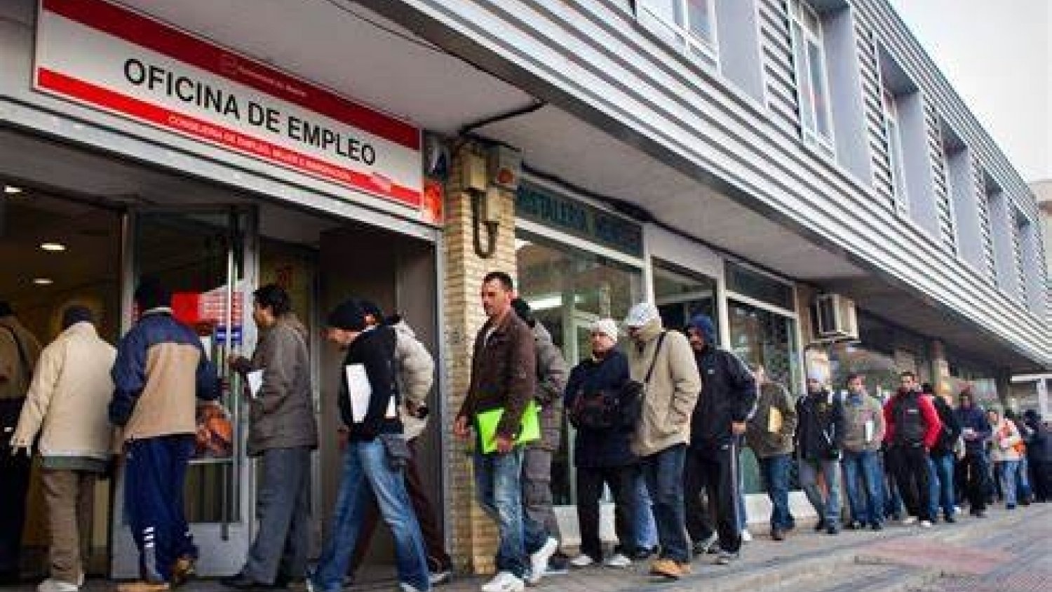 Mayo registra 5.047 desempleados menos en Málaga