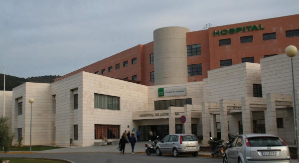El Hospital de Antequera utiliza un tratamiento de sellado para curar las fístulas perianales sin necesidad de intervención quirúrgica