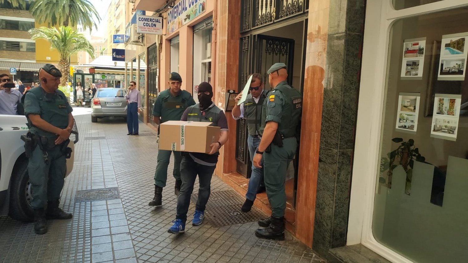 Cinco personas han sido detenidas en una operación contra el blanqueo de dinero procedente del narcotráfico