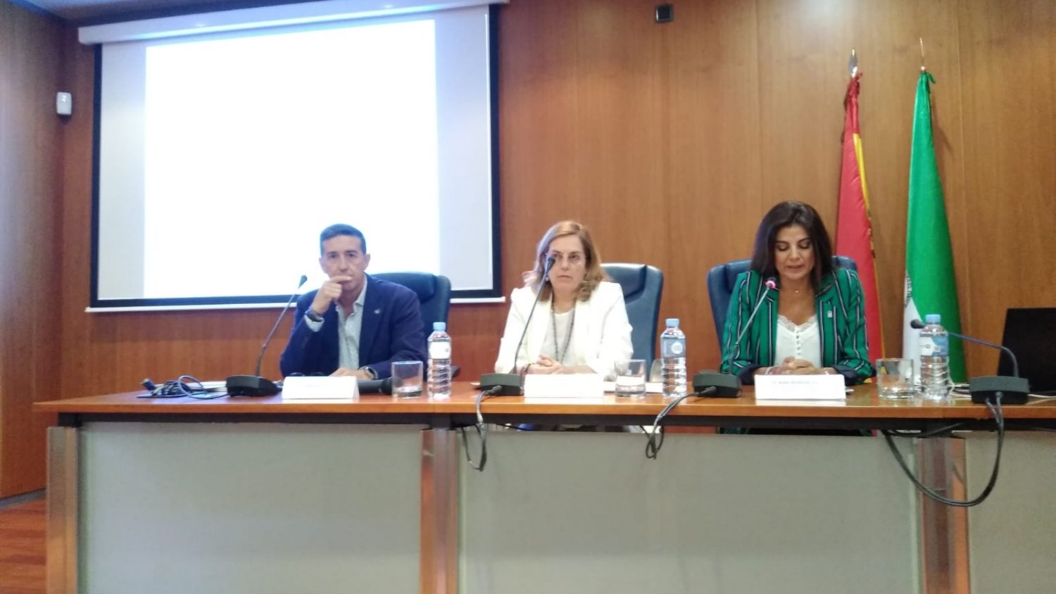 La delegada de Justicia destaca la labor fundamental de los forenses en el esclarecimiento de delitos