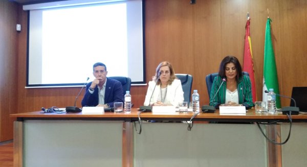 La delegada de Justicia destaca la labor fundamental de los forenses en el esclarecimiento de delitos
