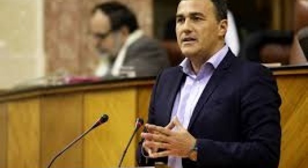 Carlos Hernández White presidirá la comisión de Turismo en el Parlamento Andaluz