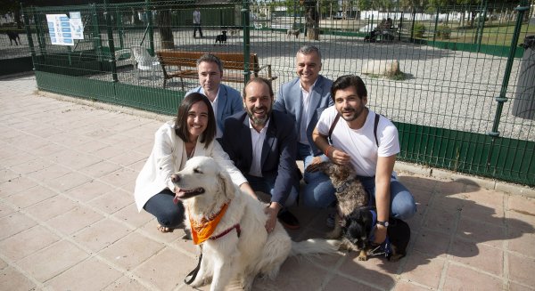 Ciudadanos propone impulsar nuevos parques caninos en la ciudad, redoblar las multas por excrementos y promover el 'sacrificio animal cero'