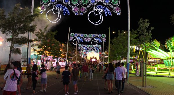 Juan Magán, Decai, Ana Mena y Paco Candela actuarán en la 'Feria de Fiestas y Mayores de Estepona'