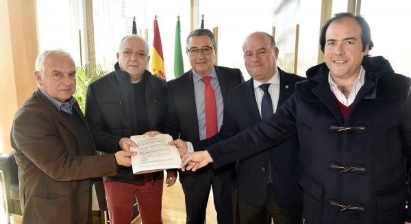 El Pleno de la Diputación de Málaga dotará 1 millón de euros a la construcción de la nueva residencia de ADIPA en Antequera