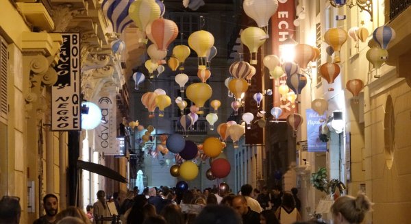La XII Noche en Blanco roza las 190.000 visitas y consolida las acciones artísticas en la calle