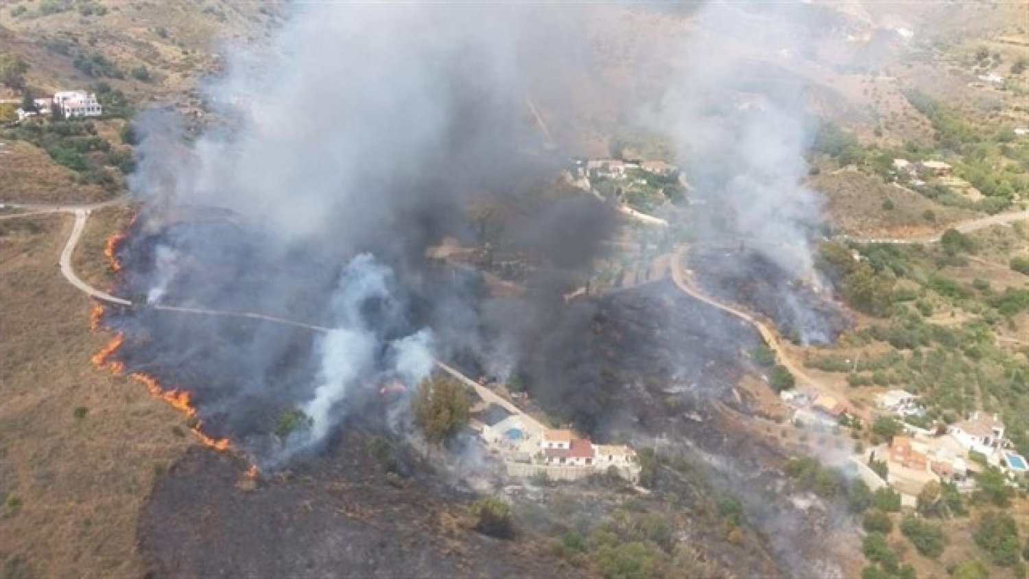 Estabilizado el incendio forestal declarado en el paraje Valtocado de Mijas