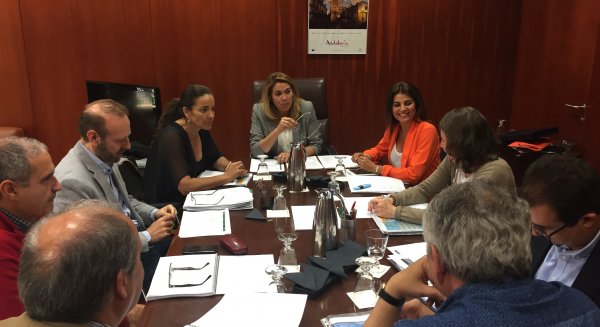 Turismo inicia los contactos para reforzar la posición del litoral de Málaga en las distinciones de las ‘Banderas Azules’