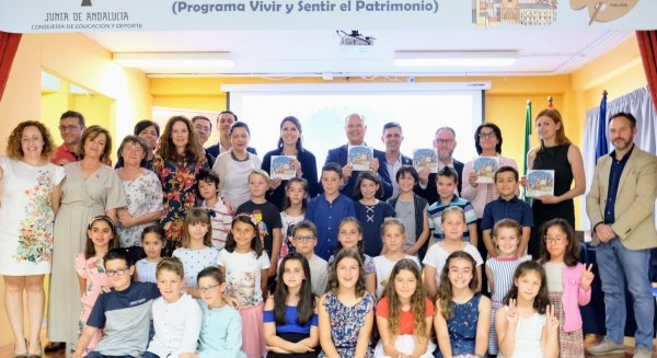 El colegio Revello de Toro rinde homenaje a los museos malagueños en su Día Internacional