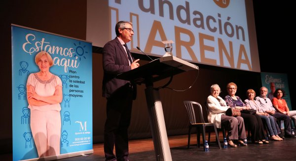 La Diputación busca avanzar en el proyecto 'Soledad 0, Vida 10' para crear una red de voluntarios que ayuden a personas mayores