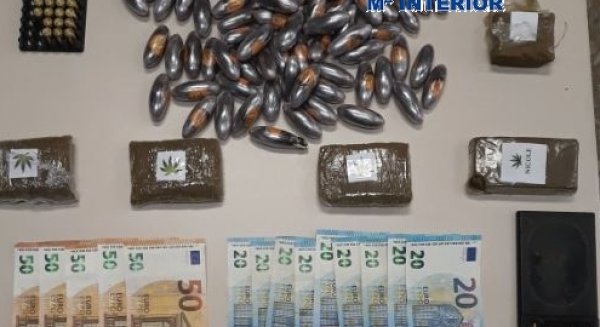 La Policía nacional desmantela un punto de venta de hachís y detiene a una pareja por un delito de tráfico de drogas