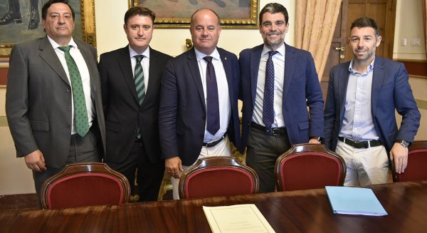 El Ayuntamiento de Antequera firma un préstamo con Unicaja Banco para poder desarrollar inversiones municipales