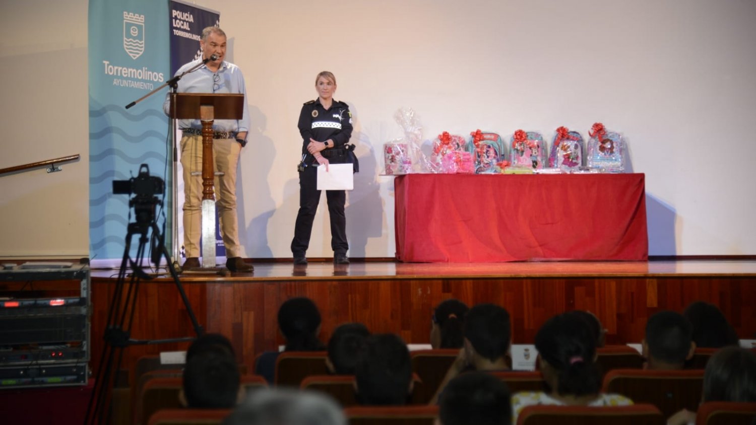La Policía Local imparte en Torremolinos un curso a escolares contra el bullying y el ciberbullying