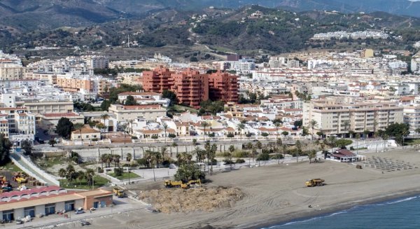 El Ayuntamiento de Estepona obtiene los terrenos para un equipamiento público cultural y de ocio en primera línea de playa