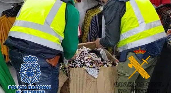 Detenida una mujer que viajaba en un vuelo procedente de Brasil con cocaína impregnada en el forro de cuatro anoraks