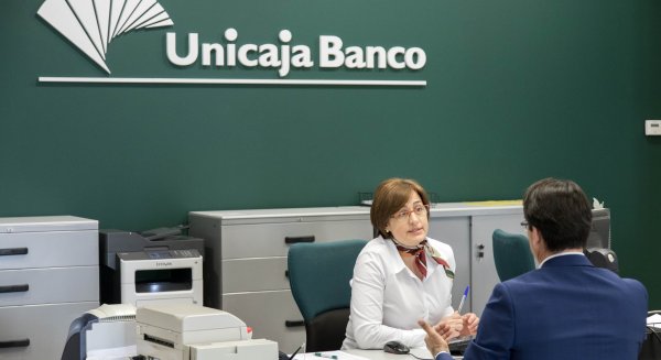 Unicaja Banco ofrece un año más la posibilidad de financiar el pago del IRPF y adelantar la devolución