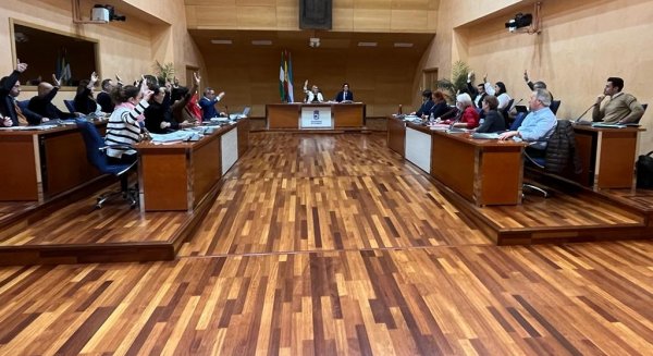 El Pleno de Fuengirola exige a Sánchez que dé marcha atrás en su intención de derogar el delito de sedición