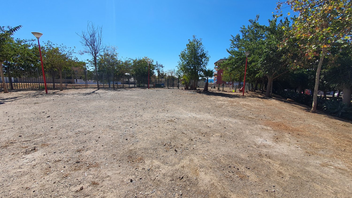 Rincón de la Victoria adjudica la ampliación y mejora del parque canino de Huerta Julián
