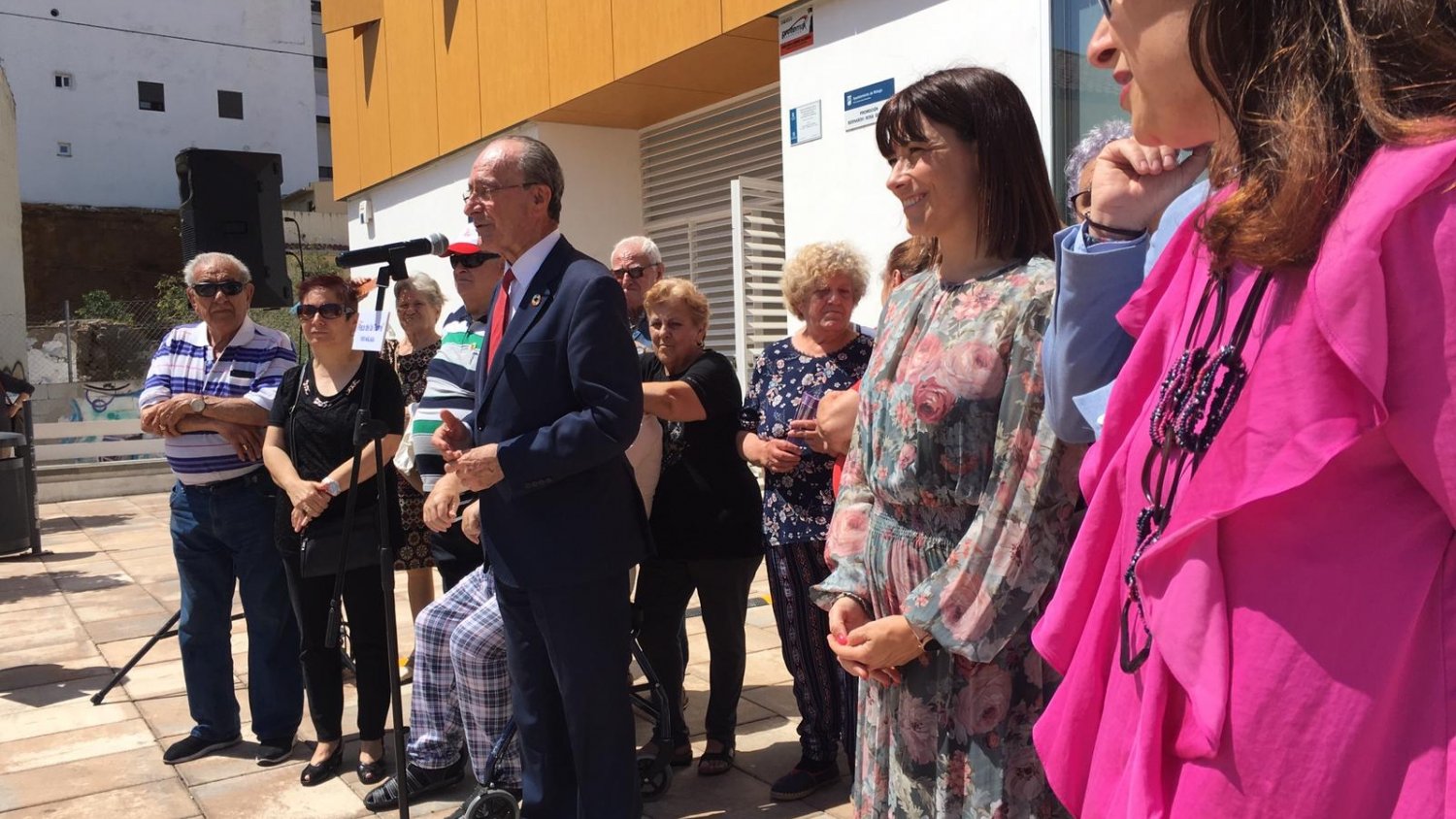 De la Torre presenta el programa 'Acompaña2' para que personas mayores compartan vivienda con jóvenes