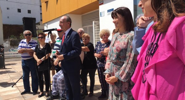 De la Torre presenta el programa 'Acompaña2' para que personas mayores compartan vivienda con jóvenes