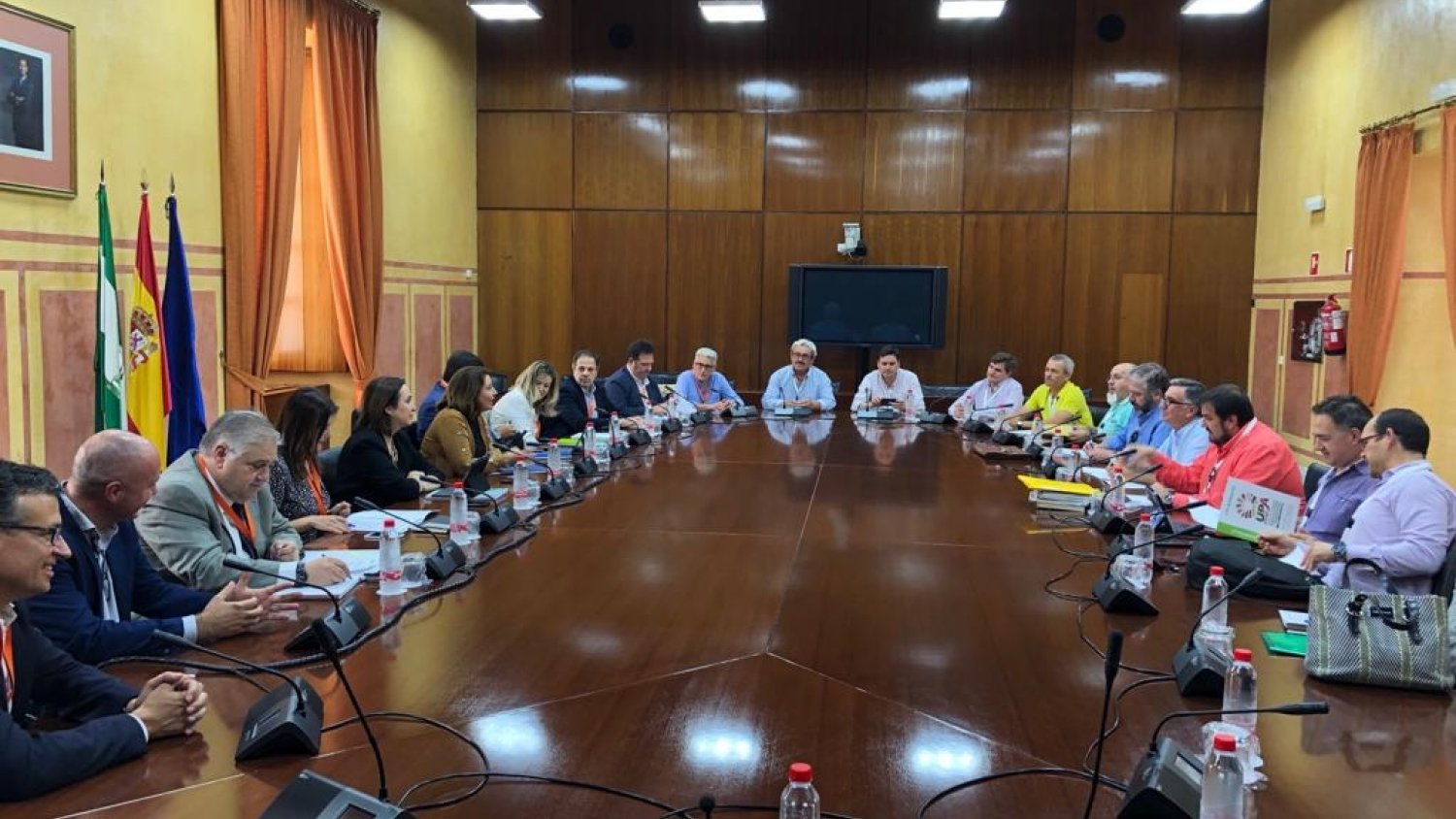 La Junta comienza a perfilar las medidas del nuevo ‘Plan Apícola’