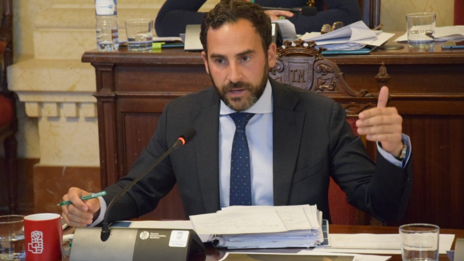 El Pleno censura al alcalde por los conflictos municipales y evidencia el fin de ciclo del PP en el Ayuntamiento de Málaga