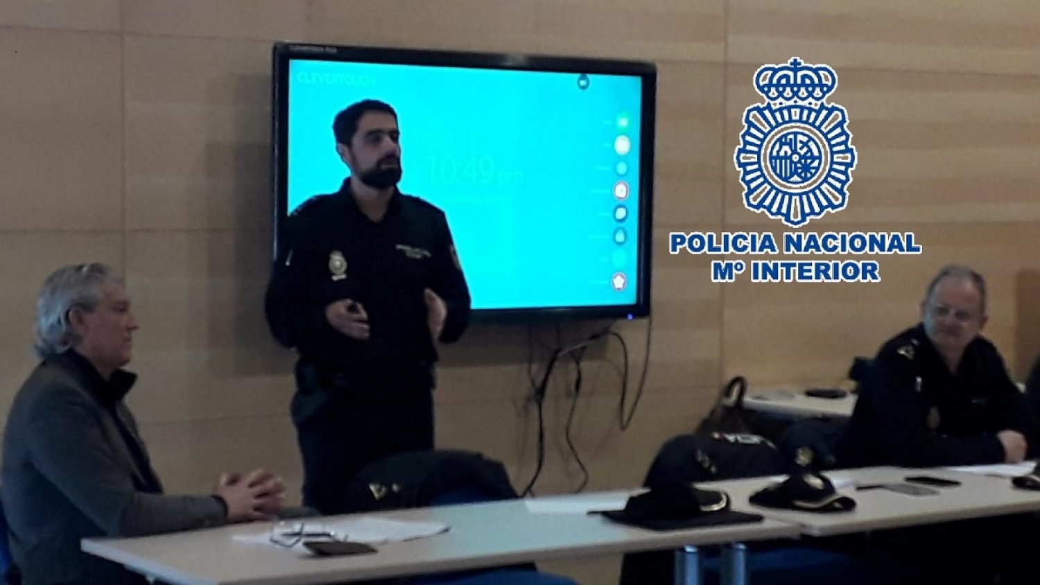 La Policia Nacional inicia un procedimiento para que los sanitarios agredidos puedan denunciar desde el propio lugar del ataque